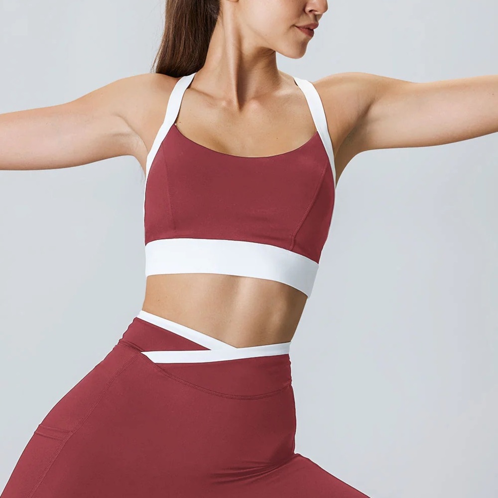 Berlook Activewear Dark Red Contrast U Neck Sports Bra - Picture 3 of 6